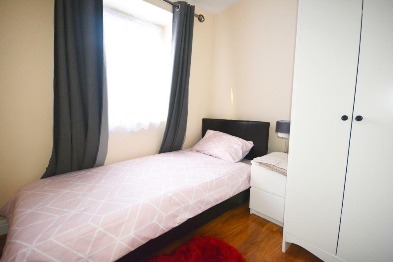 Modern 4 Bedroom Apartament Londra