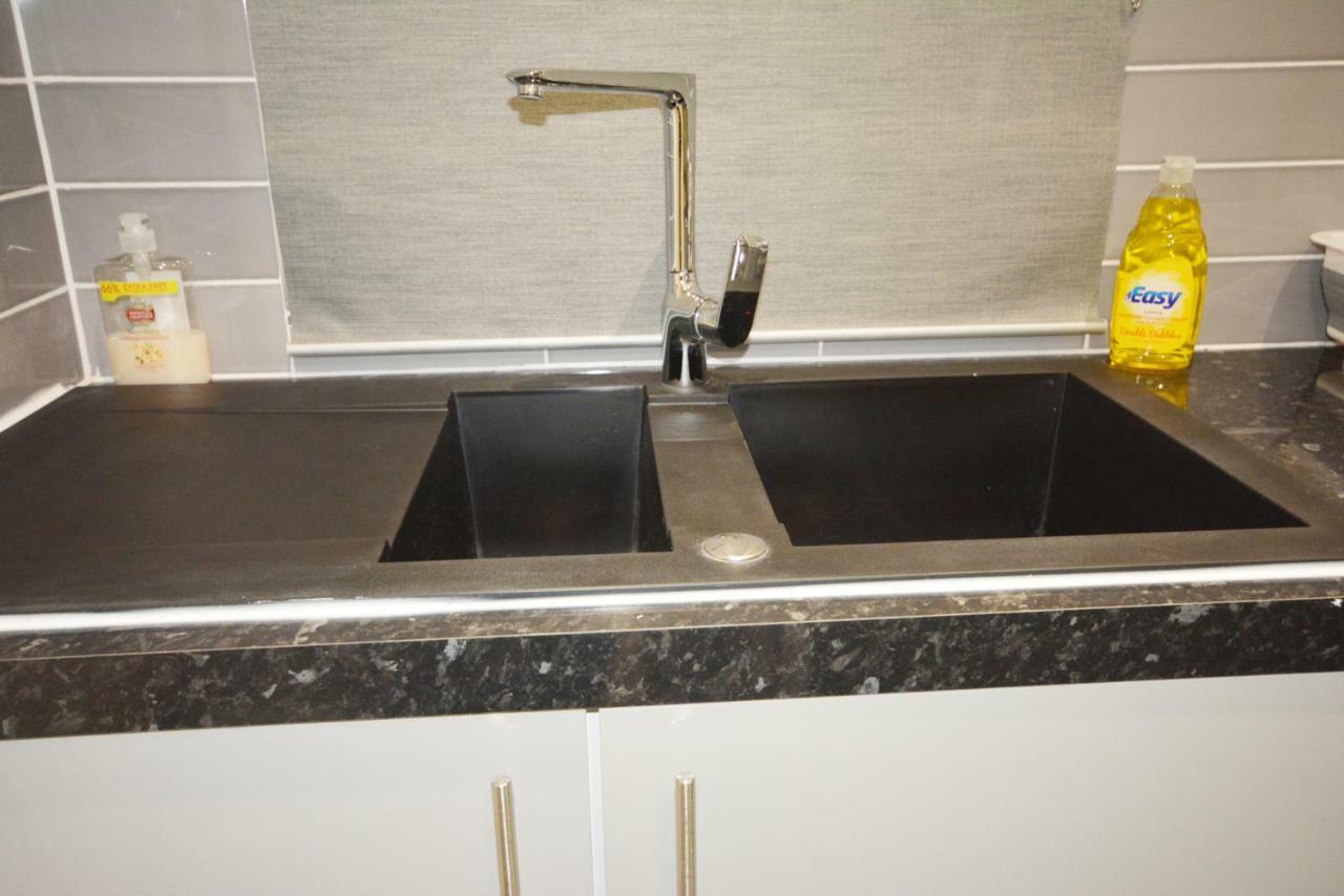 Modern 4 Bedroom Apartament Londra